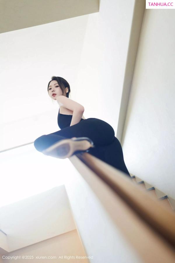 梦心玥  [XiuRen]高清写真图 2025.03.24 No.10059 梦心玥 黑色情趣第16张图片